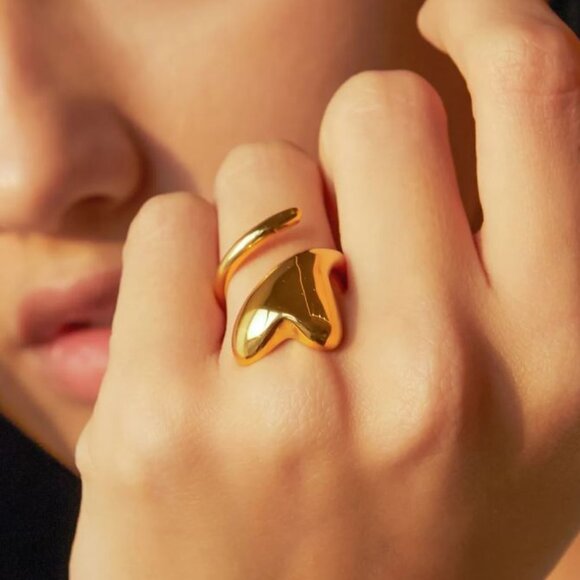 Modern Heart Wrap Ring | 18K Gold Plated | Adjustable Stainless Steel Design - Picture 3 of 3